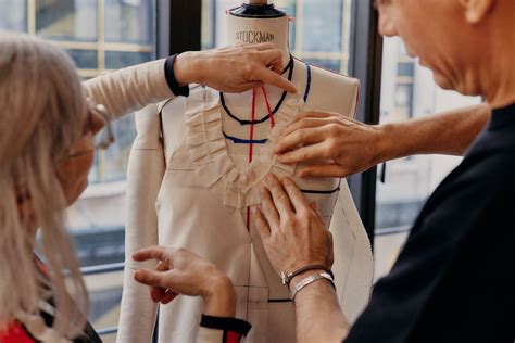 how to work at louis vuitton